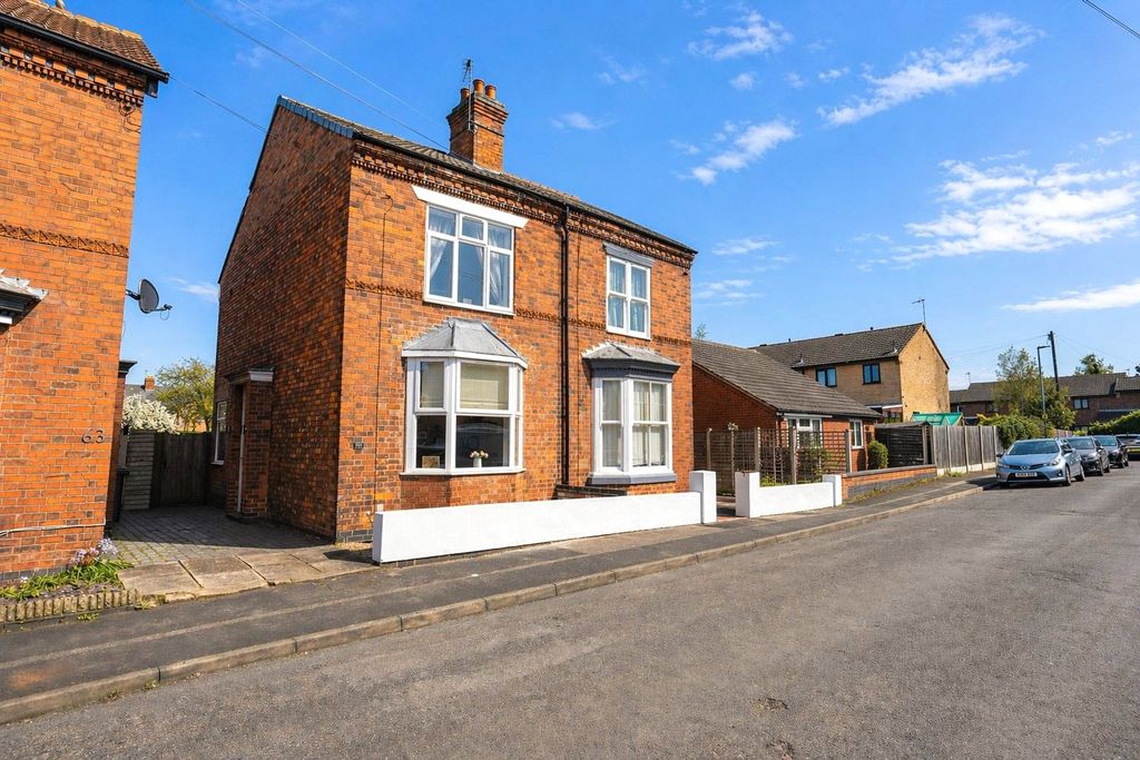 3 bed semi-detached house for saleSandford Road, Syston, Leicester, Leicestershire LE7