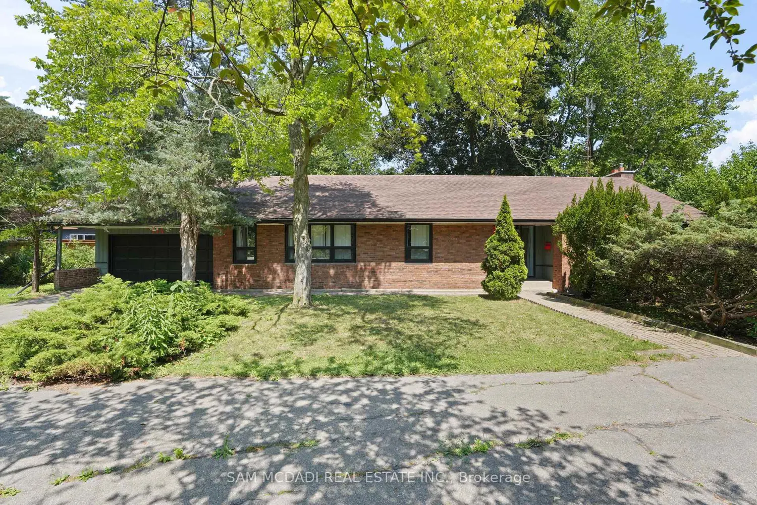 Additional image 8 of 415 Country Club Crescent