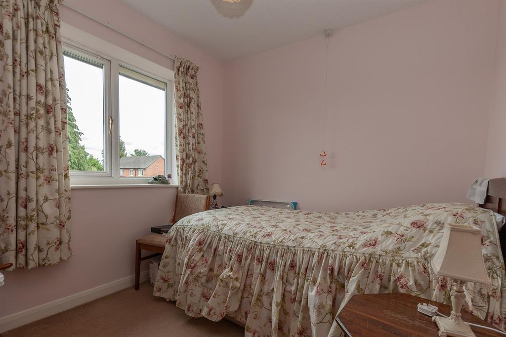 Additional image 6 of 2 bed flat for saleThe Mulberrys, Royal Wootton Bassett, Swindon SN4