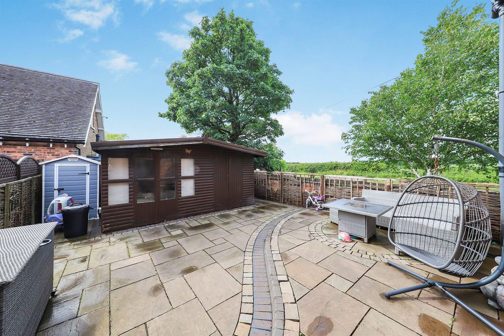 Additional image 12 of 3 bed barn conversion for saleBognop Road, Essington, Wolverhampton WV11