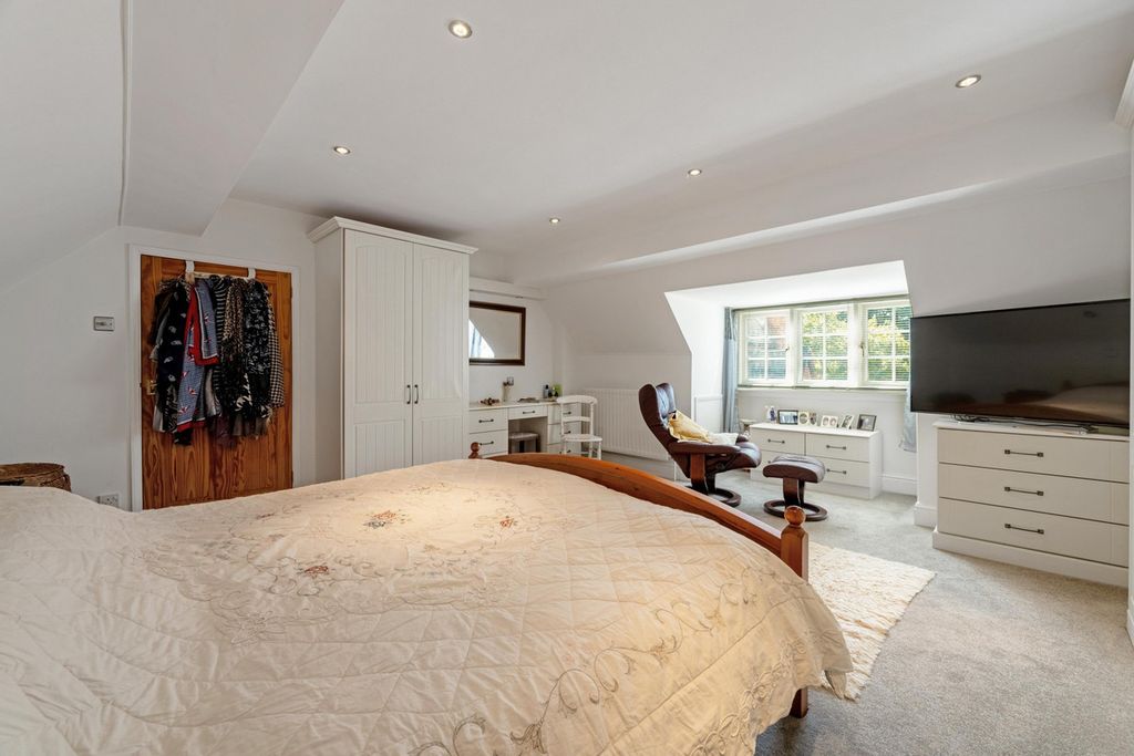 Additional image 20 of 7 bed country house for saleClifton Upon Dunsmore, Rugby, Warwickshire CV23