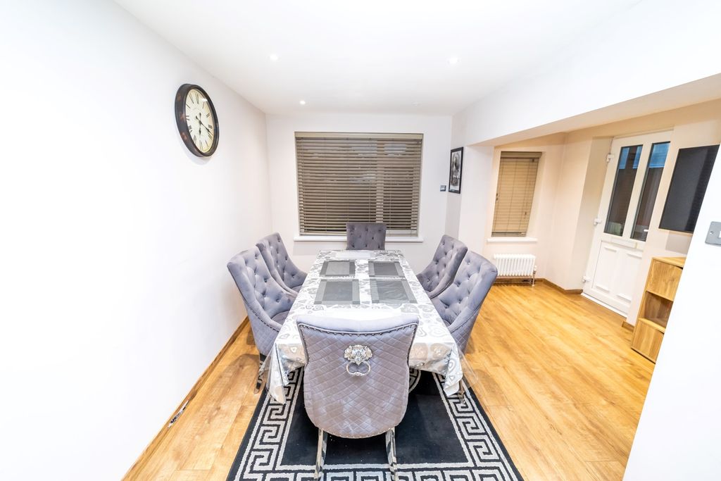Additional image 6 of 3 bed detached house for saleForest Rise, Thurnby, Leicester LE7