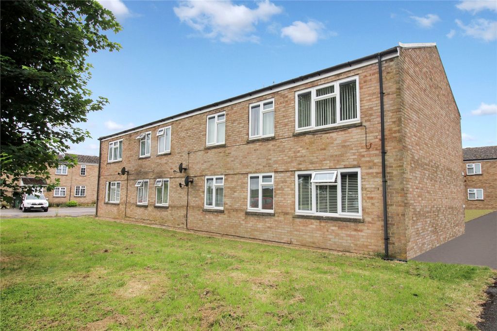 2 bed flat for saleDogridge, Purton, Swindon, Wiltshire SN5