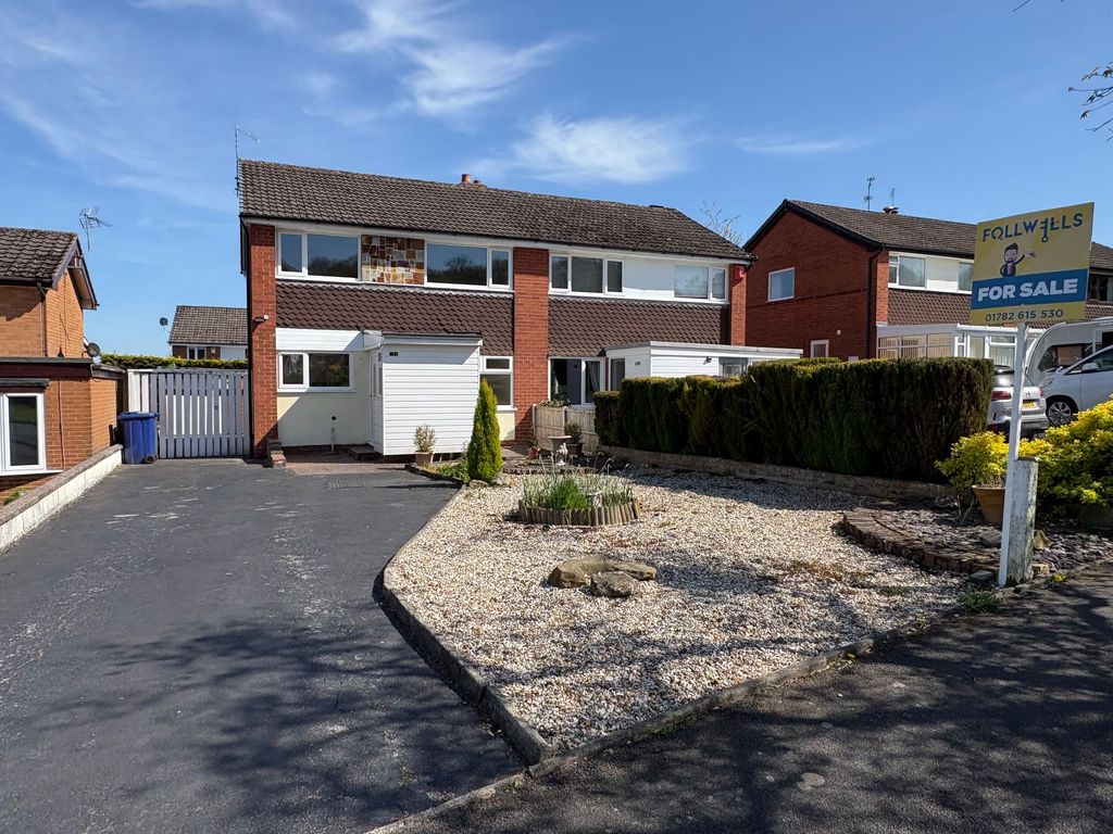 3 bed semi-detached house for saleGeneva Drive, Westlands, Newcastle ST5