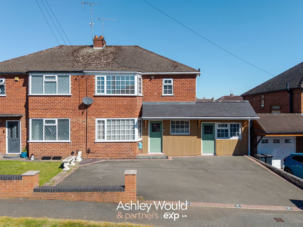3 bed semi-detached house for saleWindmill Grove, Kingswinford DY6