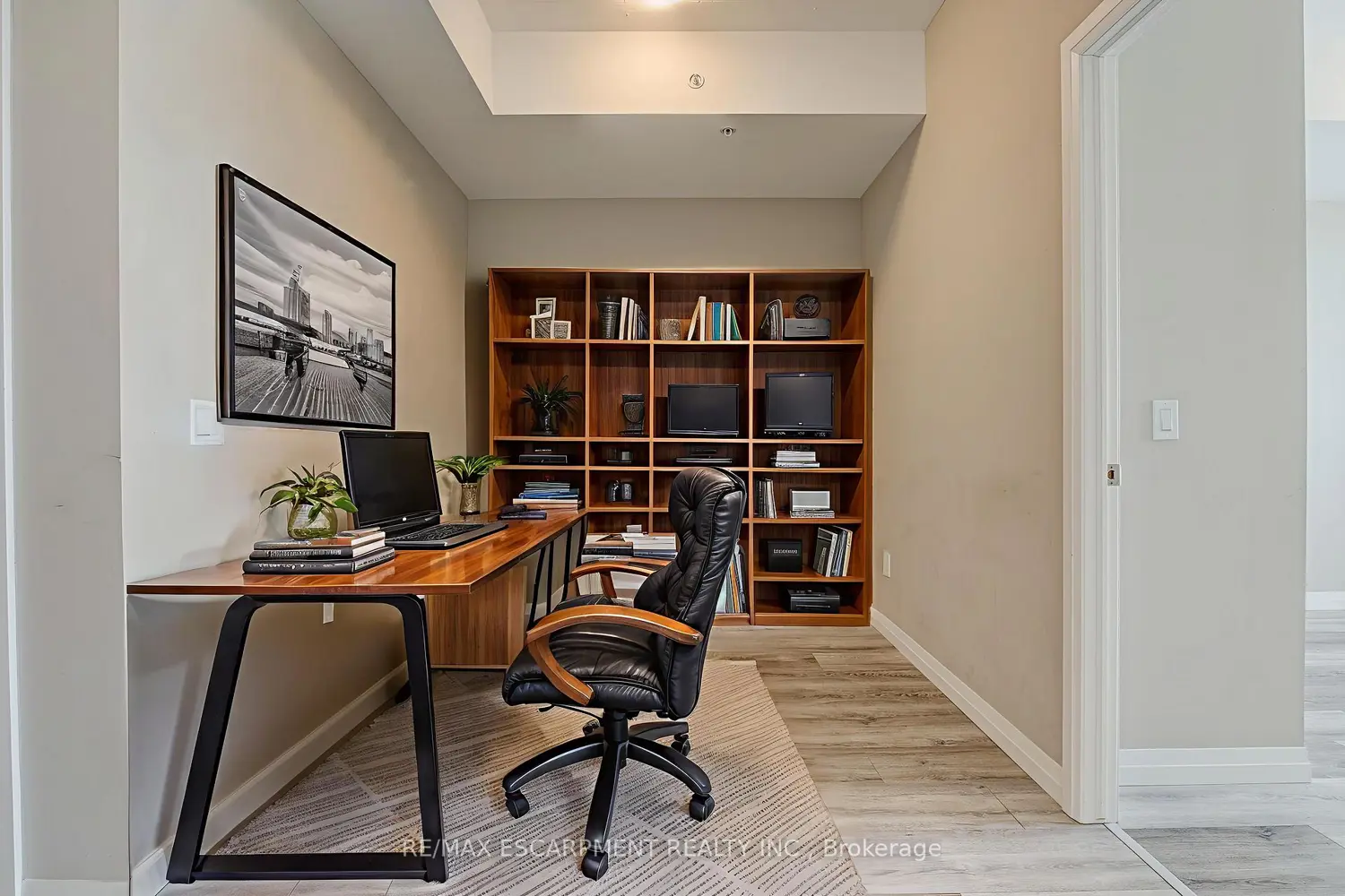 Additional image 5 of 108 Garment Street 1007