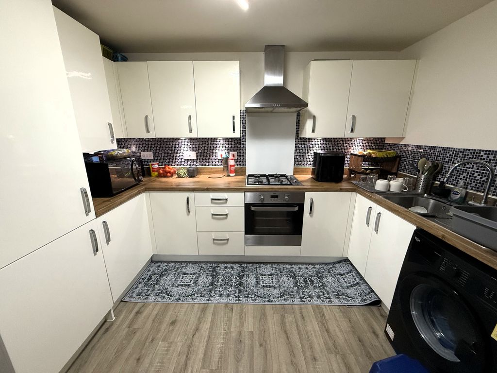 Additional image 10 of 2 bed flat for saleHeron House, Semington Strand, Swindon SN1