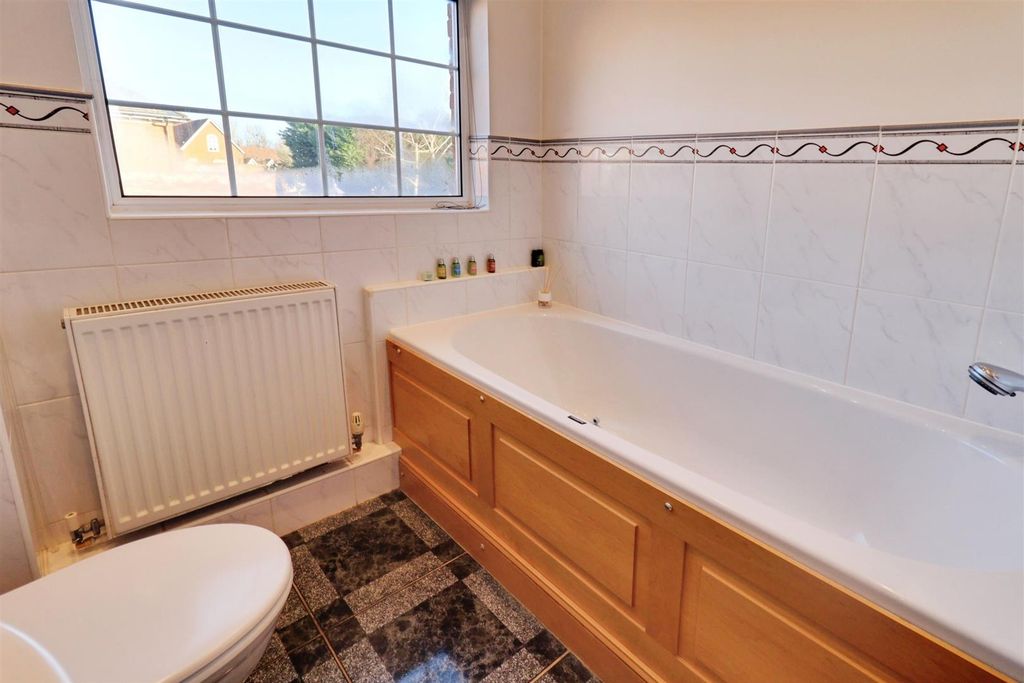 Additional image 35 of 3 bed flat for saleBrackenwood Mews, Weston, Crewe CW2