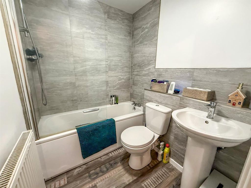 Additional image 10 of 2 bed flat for saleWyatville Avenue, Buxton SK17