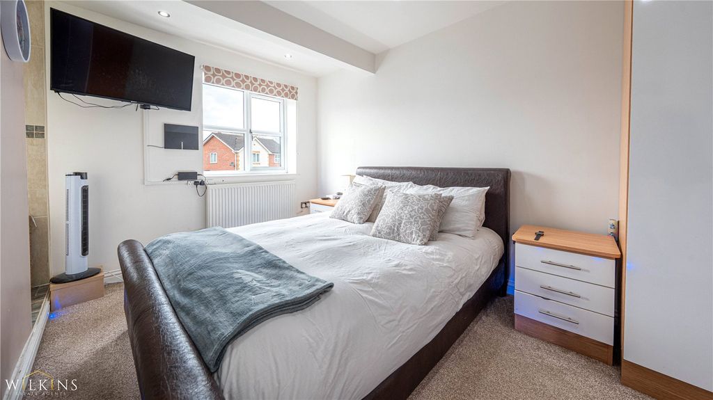 Additional image 17 of 4 bed semi-detached house for saleSuffolk Way, Tamworth, Staffordshire B78