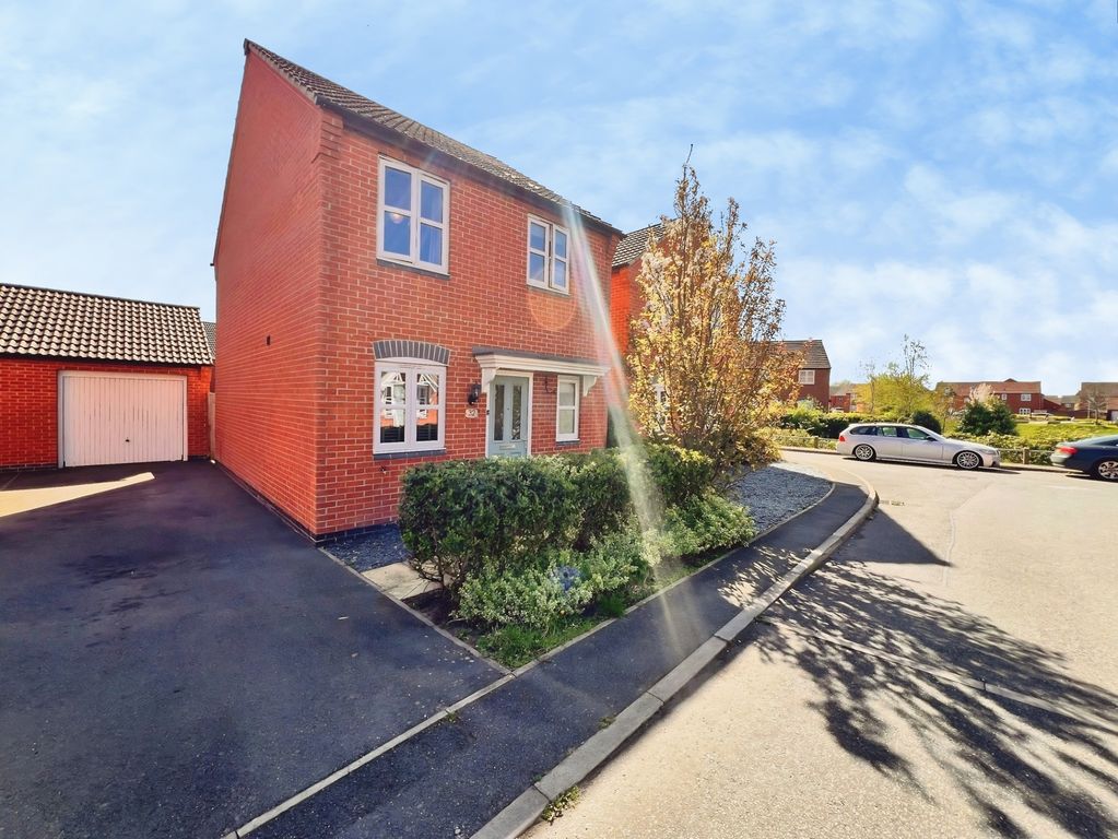 3 bed detached house for saleCascade Close, Burton-On-Trent, Staffordshire DE14