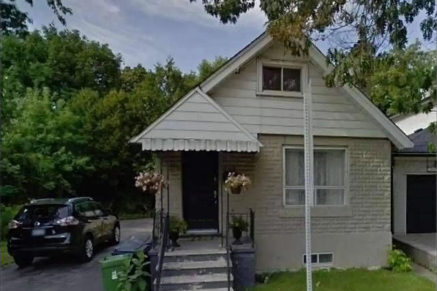 360A Lawrence Avenue