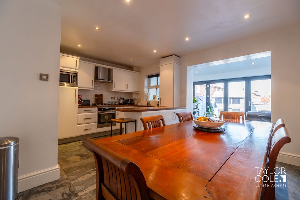 Additional image 3 of 4 bed terraced house for saleKensington Drive, Tamworth B79