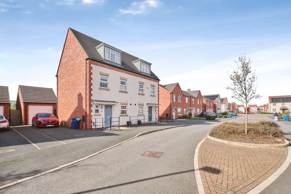 3 bed semi-detached house for saleTye Road, Fradley, Lichfield WS13