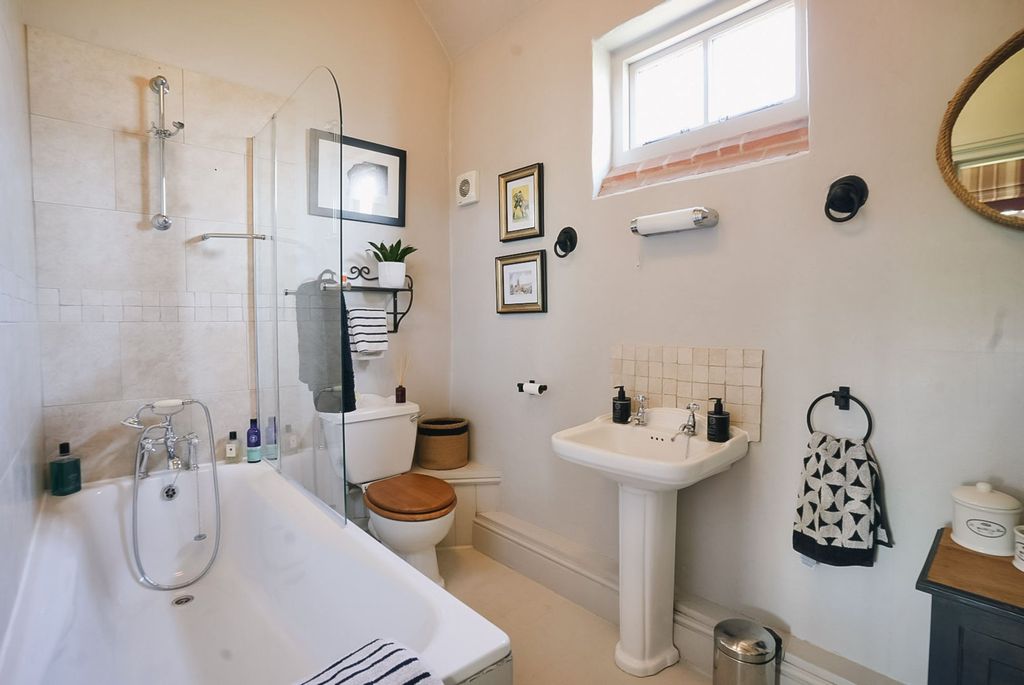 Additional image 18 of 3 bed property for saleGrove Stud Cottage, 22 Burrough Road, Somerby LE14