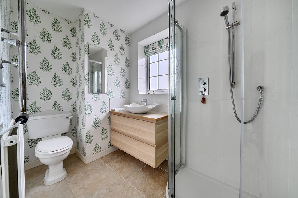 4 bed detached house for saleStert, Devizes SN10 photo 4