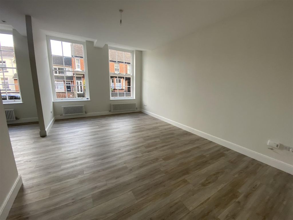 Additional image 4 of 3 bed town house for saleChetwynd Court, Stafford ST17