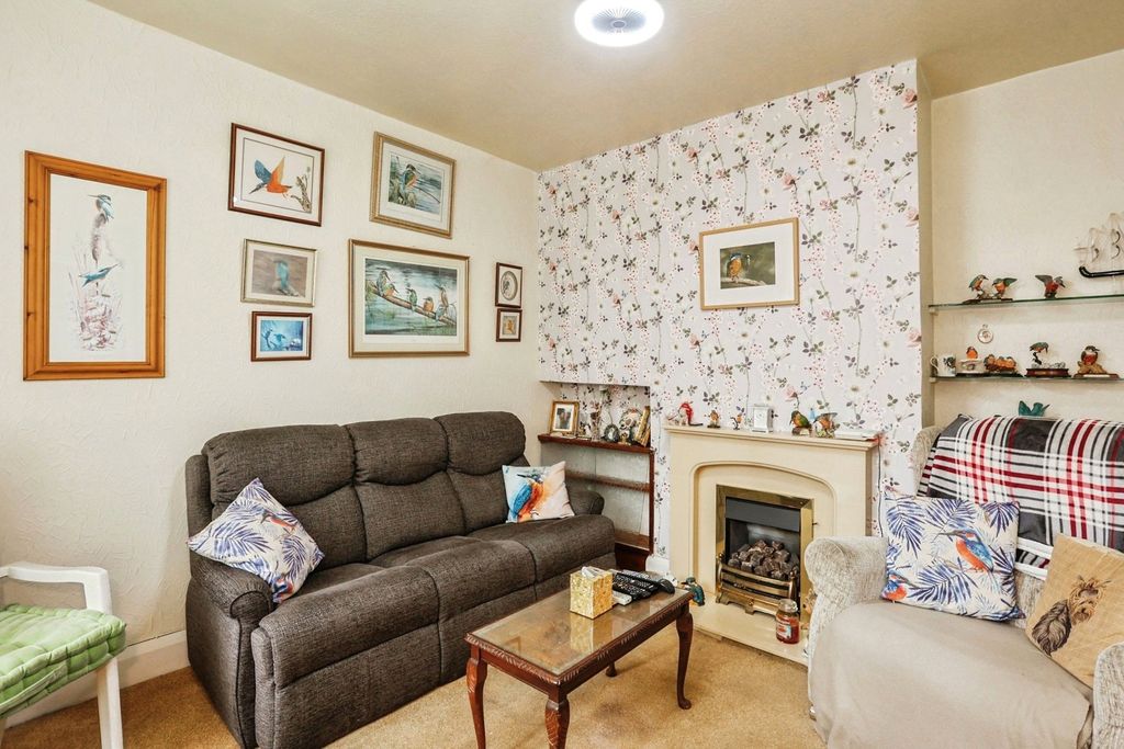 Additional image 2 of 3 bed semi-detached house for saleTurner Avenue, Loughborough, Leicestershire LE11