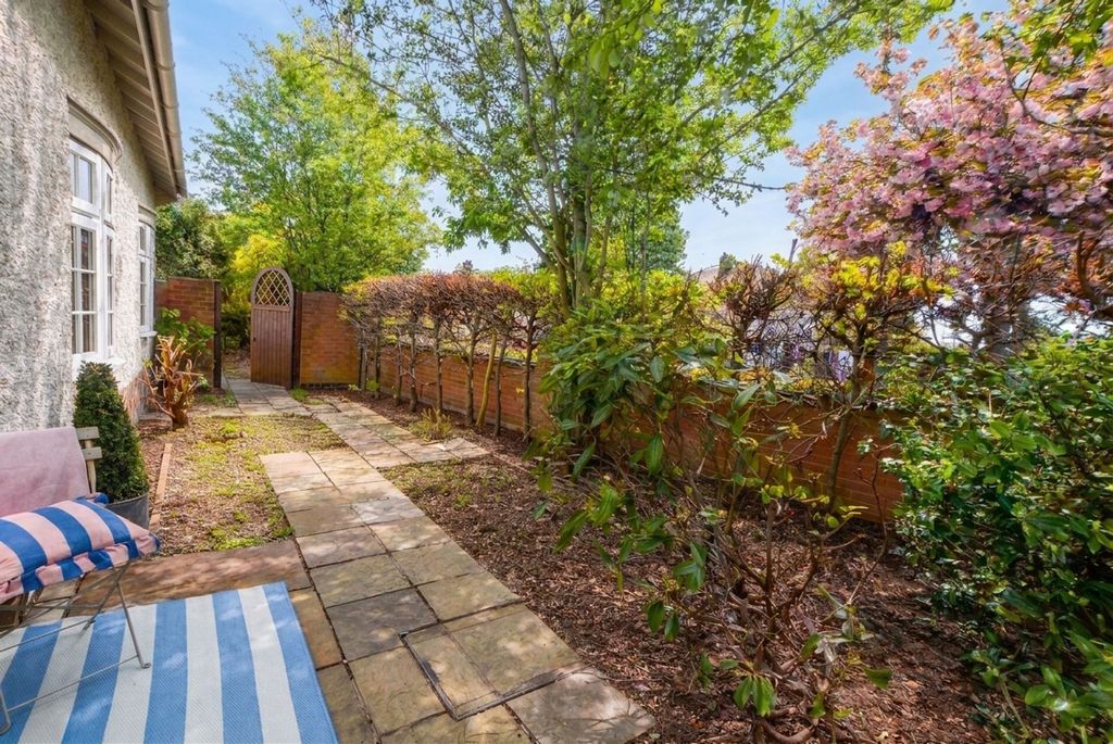 Additional image 36 of 4 bed detached house for saleGlenfield Road, Western Park, Leicester LE3