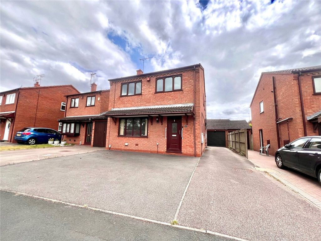 4 bed detached house for saleWootton Drive, Stafford, Staffordshire ST16