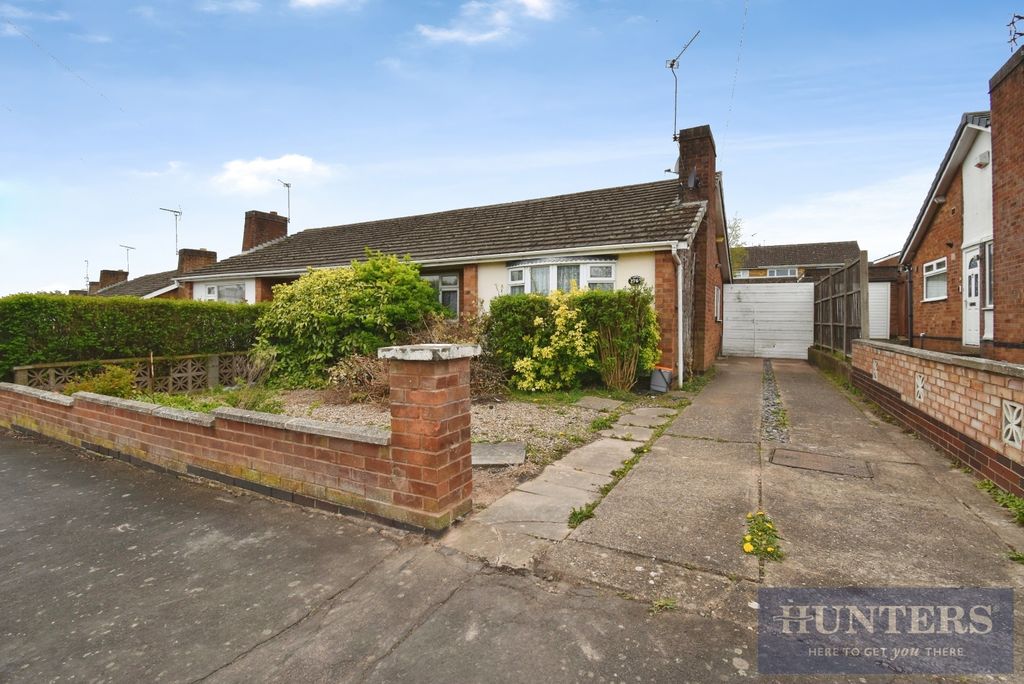 2 bed semi-detached bungalow for saleGloucester Crescent, Wigston LE18