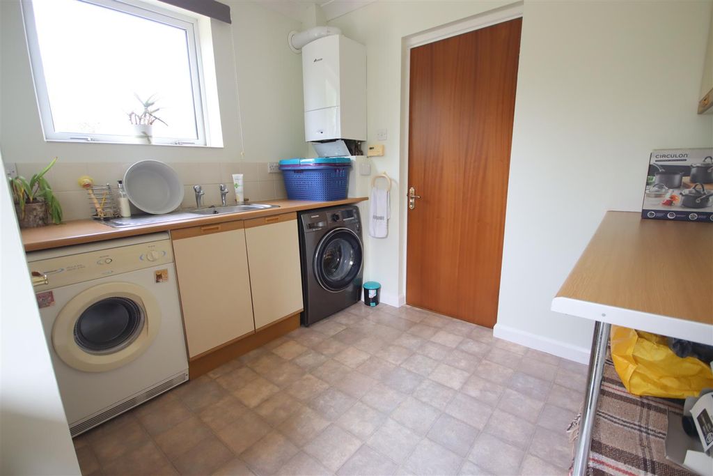 Additional image 9 of 5 bed semi-detached house for saleHardens Close, Chippenham SN15