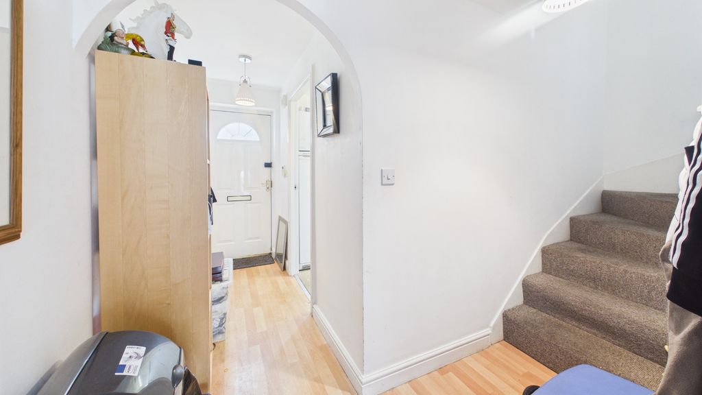 Additional image 7 of 4 bed terraced house for saleGrants Yard, Burton-On-Trent, Staffordshire DE14