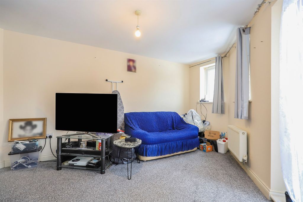 Additional image 7 of 2 bed flat for salePatshull Avenue, Fordhouses, Wolverhampton WV10
