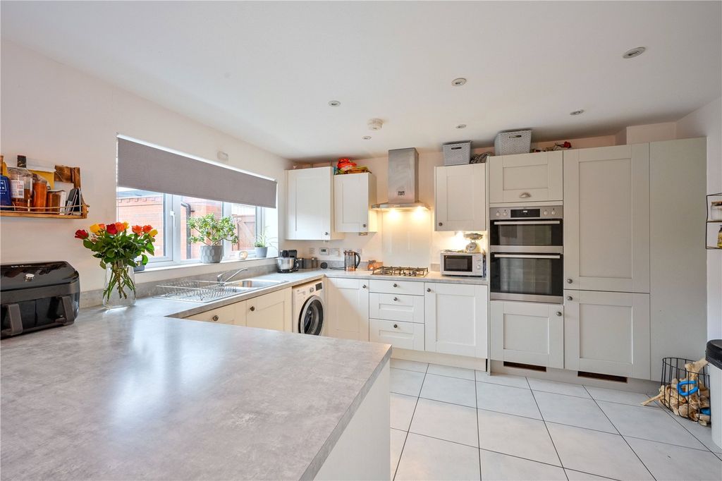 5 bed detached house for saleSergeant Way, Weeping Cross, Stafford, Staffordshire ST17 photo 4