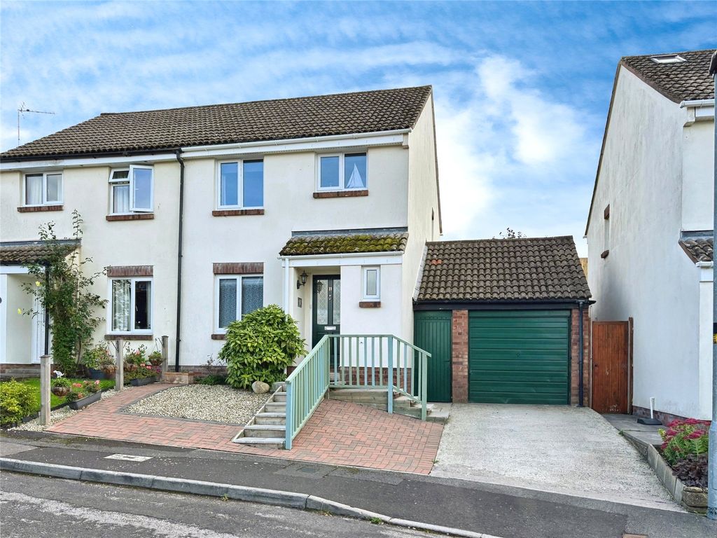 3 bed semi-detached house for saleRosenheim Rise, Bratton BA13