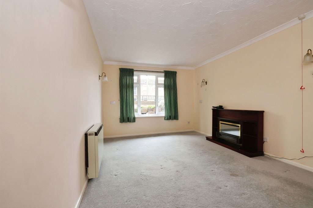 Additional image 4 of 2 bed flat for saleStratford Road, Salisbury SP1