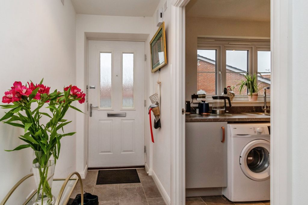 Additional image 2 of 2 bed detached bungalow for saleOak Tree Drive, Wolverhampton WV11