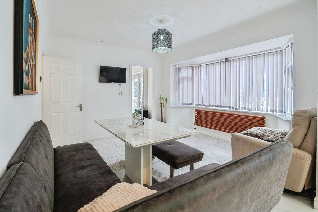 Additional image 6 of 6 bed detached house for saleGleneagles, Tamworth, Staffordshire B77