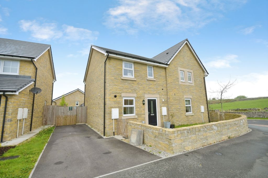 3 bed semi-detached house for saleCrawshaw Crescent, High Peak, Derbyshire SK17