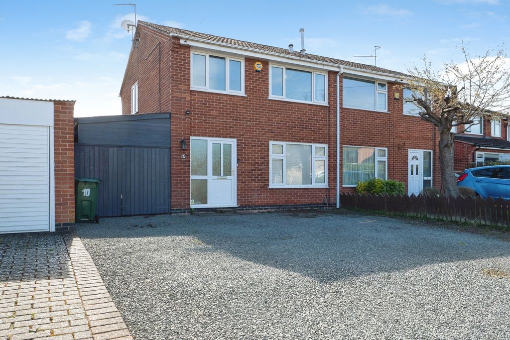 3 bed semi-detached house for saleRaymond Avenue, Loughborough, Leicestershire LE11