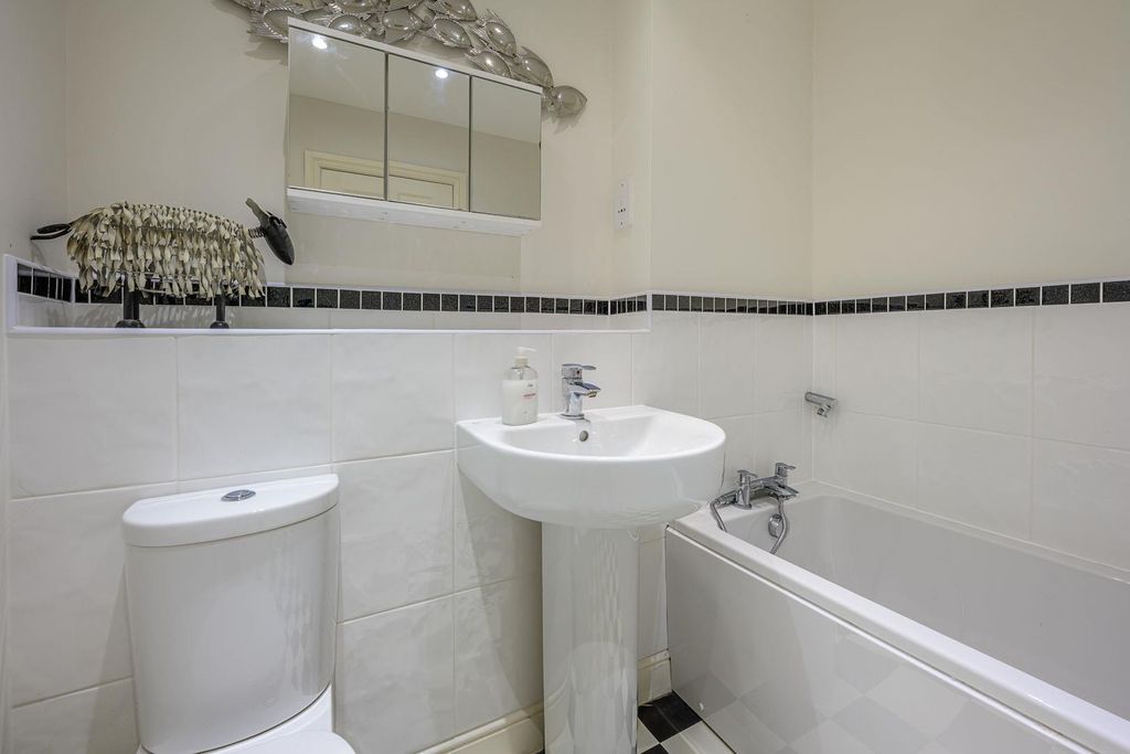 Additional image 18 of 4 bed town house for saleStanham Close, Wombourne WV5