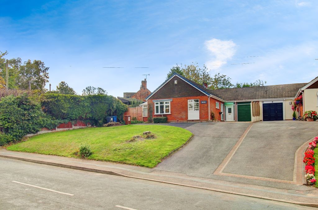 3 bed bungalow for saleBrook End, Longdon WS15