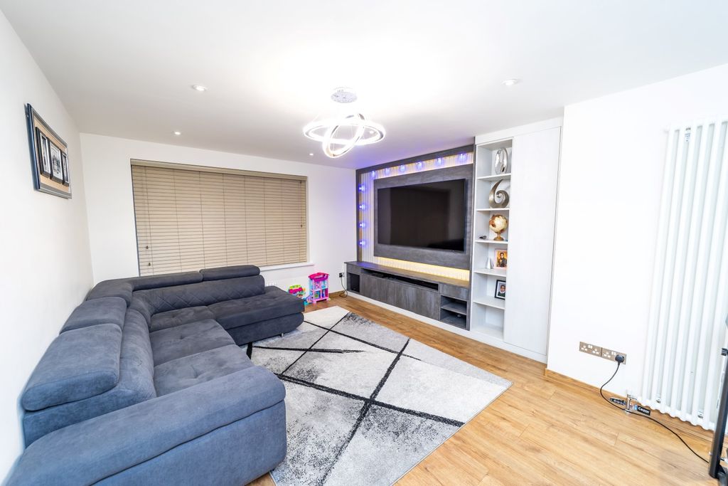 Additional image 2 of 3 bed detached house for saleForest Rise, Thurnby, Leicester LE7