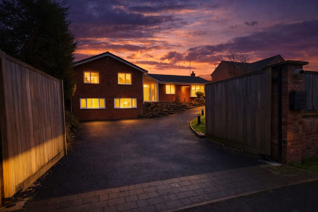 3 bed detached bungalow for saleSilver Lane, Marchington, Uttoxeter, Staffordshire ST14