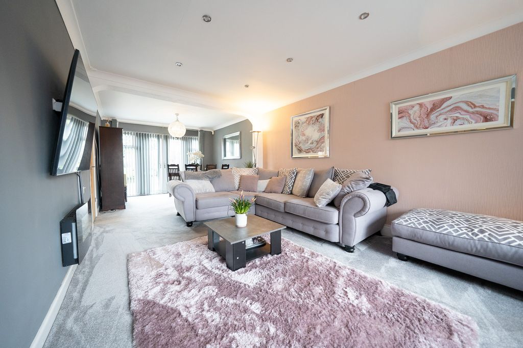 Additional image 2 of 3 bed detached house for saleThe Osiers, Braunstone, Leicester, Leicestershire LE3