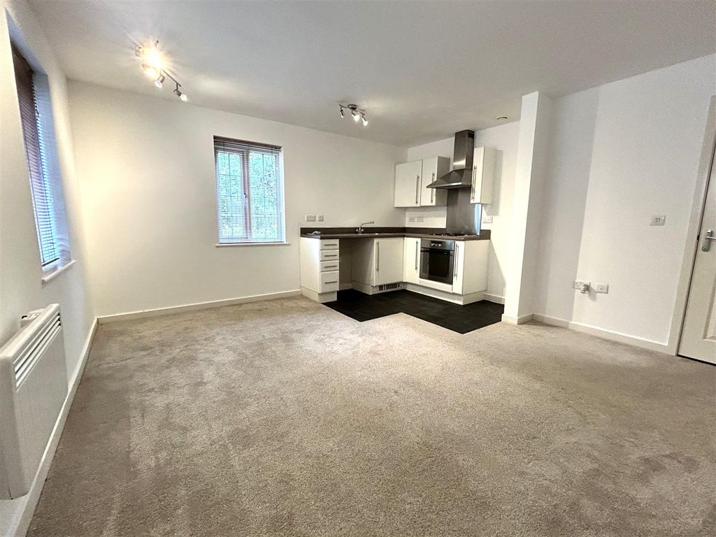 Additional image 2 of 2 bed flat for saleFlowers Yard, Chippenham SN15