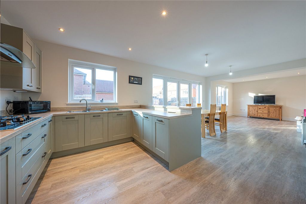 Additional image 5 of 4 bed detached house for saleHopton Close, Amington, Tamworth, Staffordshire B77