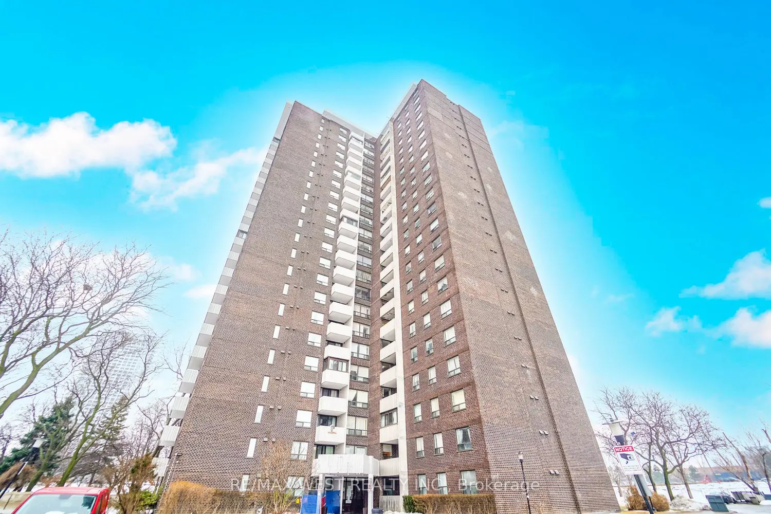 10 Muirhead Road 909
