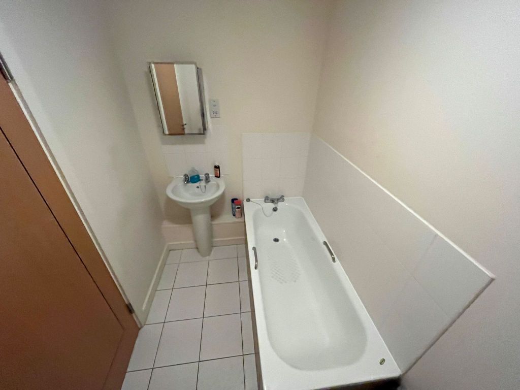 Additional image 2 of 2 bed flat for salePrincess Road East, Leicester LE1