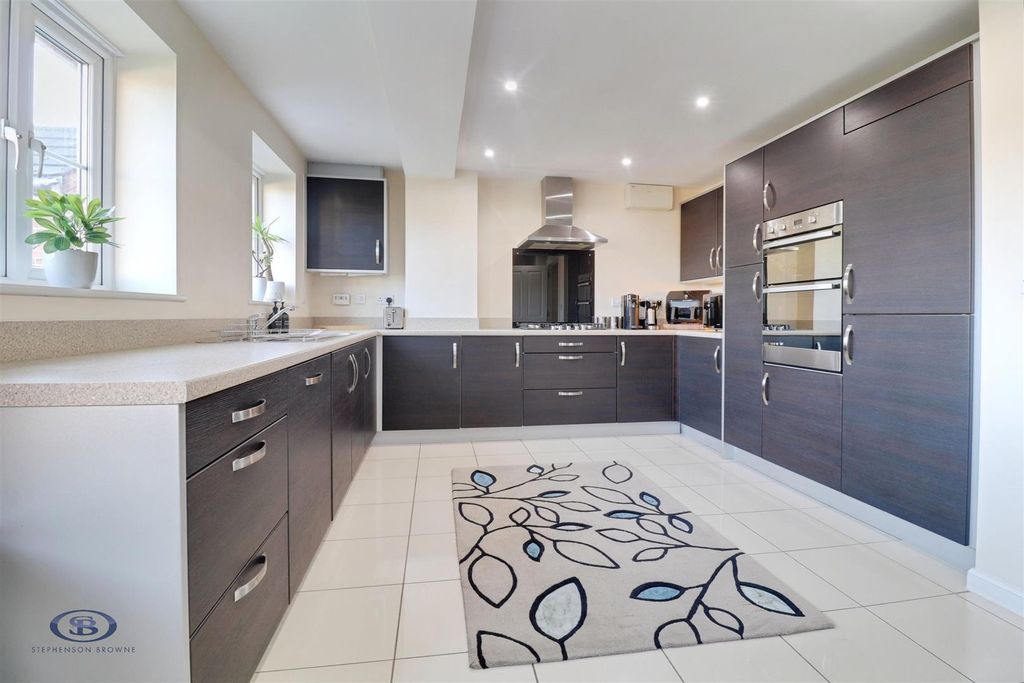 Additional image 7 of 5 bed detached house for saleChesterton Way, Weston, Crewe CW2