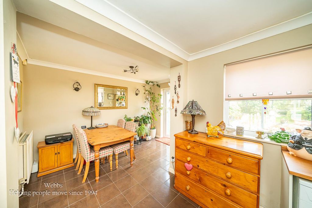 Additional image 4 of 2 bed semi-detached house for saleBurnet Grove, Featherstone, Wolverhampton WV10