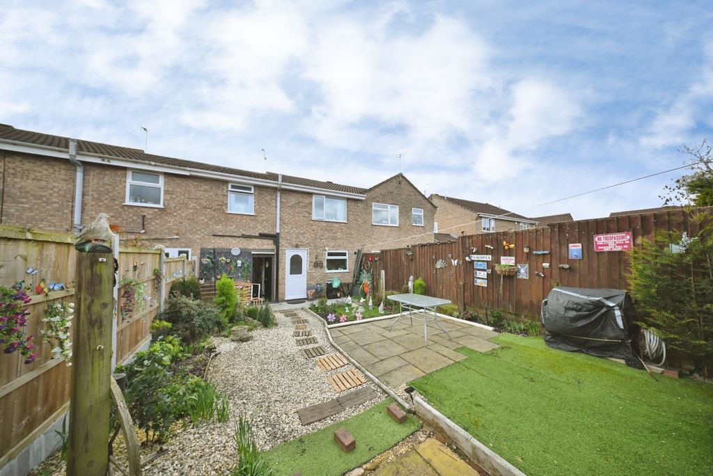 Additional image 2 of 3 bed terraced house for saleYarrow Close, Hamilton, Leicester, Leicestershire LE5