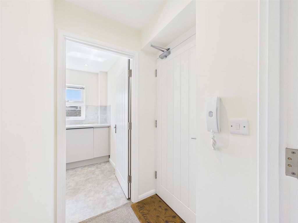 Additional image 7 of 2 bed flat for sale27A Park Lane, Chippenham SN15