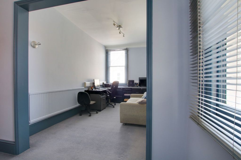 Additional image 24 of 5 bed semi-detached house for saleAlexandra Road, Leicester LE2