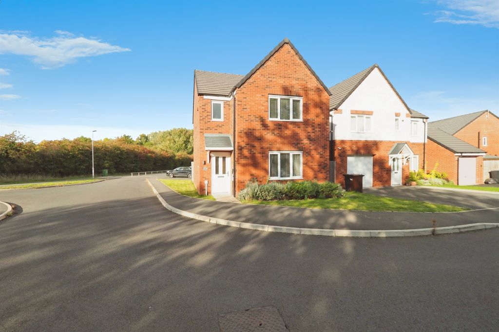 3 bed detached house for saleChaffinch Drive, Shepshed, Loughborough LE12